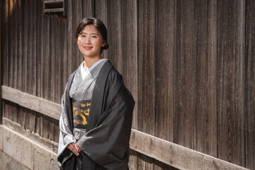 着物を着た日本人女性