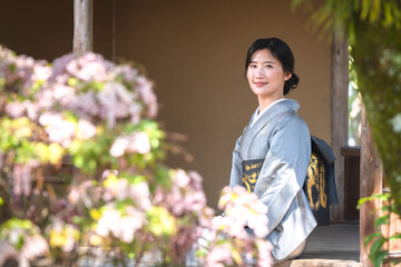 着物の日本人女性