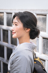 着物の日本人女性