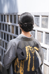 着物の日本人女性