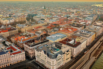 Obraz premium View of Budapest street intersection at sunset. Travel Europe