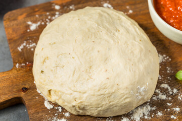 Round White PIzza Dough with Flour