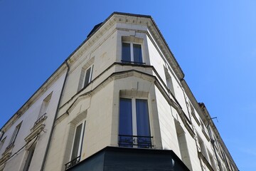 Obraz premium Bâtiment typique, vu de l'extérieur, ville de Châtellerault, département de la Vienne, France