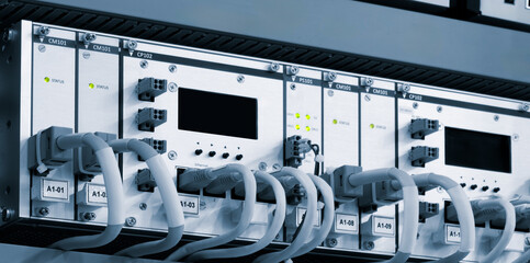 Technical unit for telecommunications equipment with connected electrical and optical internet...