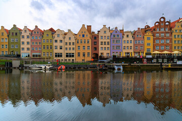 Obraz premium City canal houses in Gdansk, Poland