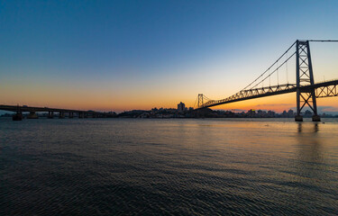 pôr-do-sol ponte Hercílio luz de Florianopolis Santa Catarina Brasil Florianópolis