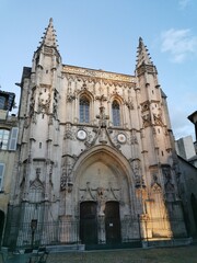Fototapeta premium church, architecture, religion, cathedral, europe, travel, catholic, tourism, religious, ancient, history, town, saint, historic, France