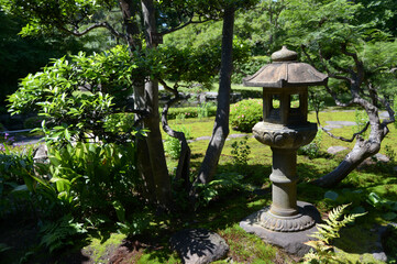 旧三井家下鴨別邸　庭園の石灯篭　京都市左京区