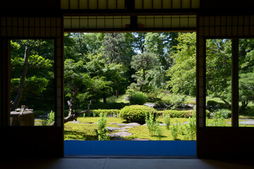 旧三井家下鴨別邸　主屋から庭園を望む　京都市左京区