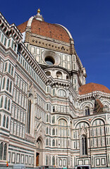 Duomo di Santa Maria del Fiore a Firenze; il fianco meridionale e la cupola