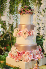 mesa de doces em festa de 15 anos