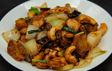 stir fried chicken with chasew nuts