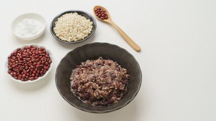 砂糖なしで作る日本の発酵あんこ｜材料の小豆と米麹と塩