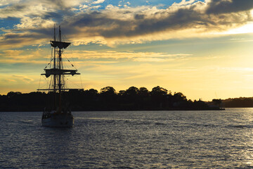 Fototapeta premium Beautiful sunset over Sydney Harbor,