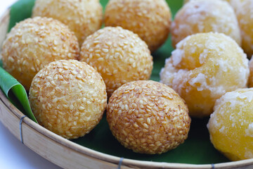 Thai snack, Fried mung bean stuffed balls