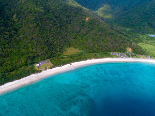 奄美の海岸線、亜熱帯の島、エメラルドグリーン