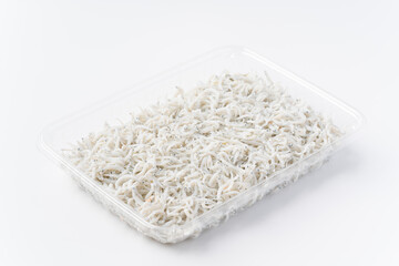 パック入りの釜揚げしらす