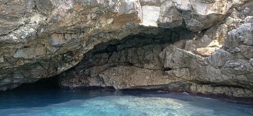 grotta e mare