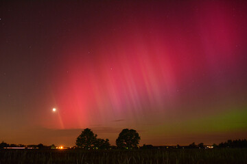 Zorza polarna i zachodzący Księżyc - Kraków Polska - Aurora Borealis from poland © Tomasz Aurora