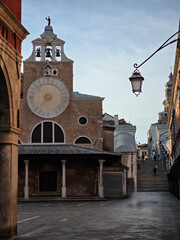 Obraz premium A square in Venice, early morning