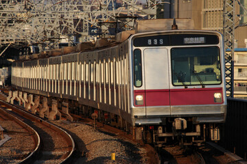 通勤電車 東京メトロ半蔵門線8000系