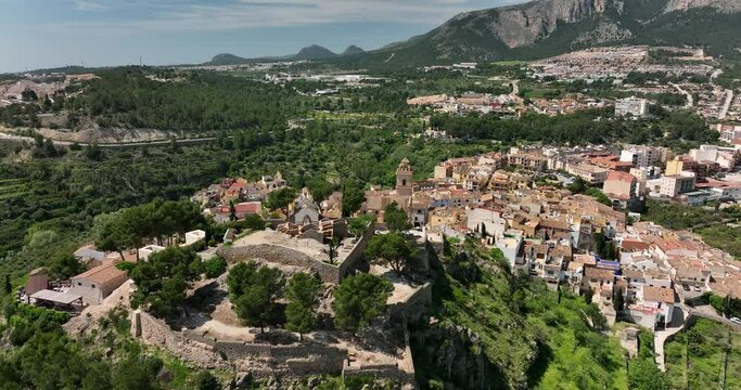 Localidad de Polop de la Marina en Alicante a vista de drone