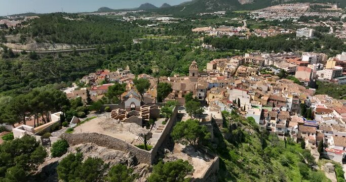Localidad de Polop de la Marina en Alicante a vista de drone