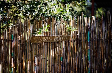 Obraz premium Old wooden fence with an 