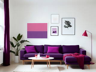 Bilderrahmen über einem lila Sofa