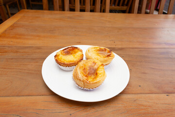 apple pie on a plate