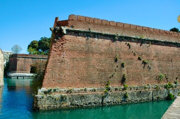 Fortezza dei Medici nel centro della città di Livorno, . Fortezza antica con ampi spazi interni , Verde e vedute del centro della città di Livorno.
