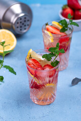 Summer strawberry lemonade with lemon