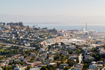 Naklejka premium the iconic and breathtaking cityscape panoramic view from above a hill at bernal heights in san Francisco after to sunrise, California