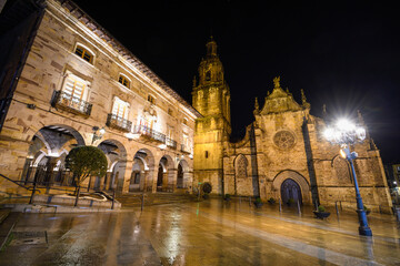 Fototapeta premium Balmaseda Square at dusk