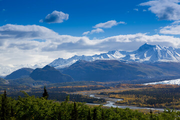 Destination scenic of wild beauty along Alaskan Glenn Highway