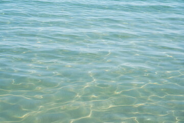 晴れた日の熱海の海。GWの家族旅行。