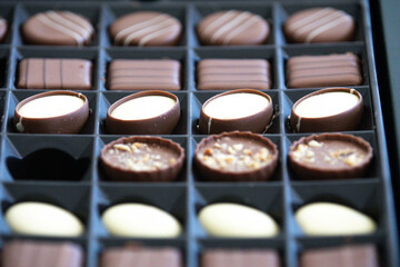 Fine and decorated chocolate candies