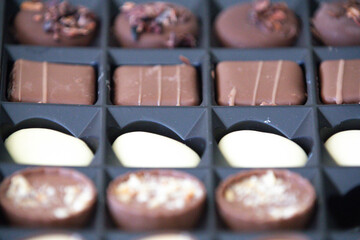 Fine and decorated chocolate candies