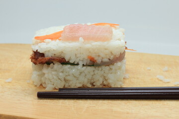 Japanese pressed sushi, Oshizushi