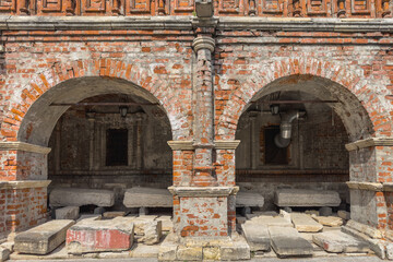 Fototapeta premium Arches on the facade of the Church of St. Sergius of Radonezh of the Vysoko-Petrovsky Monastery in Moscow.