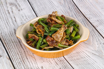 Roasted bacon with green bean