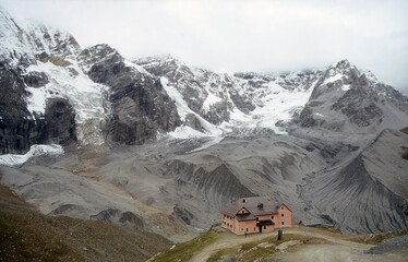 Die Schaubachhütte / Rifugio Città di Milano -  Schutzhütte in den Ortler-Alpen in Südtirol