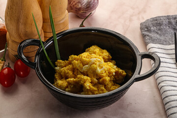 Scrambled egg in the bowl