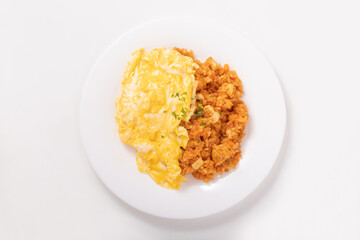 オムライス　（ふわとろ卵とチキンライス）