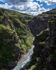Panorama montagneux dans les Alpes-Maritimes des gorges de Daluis au printemps
