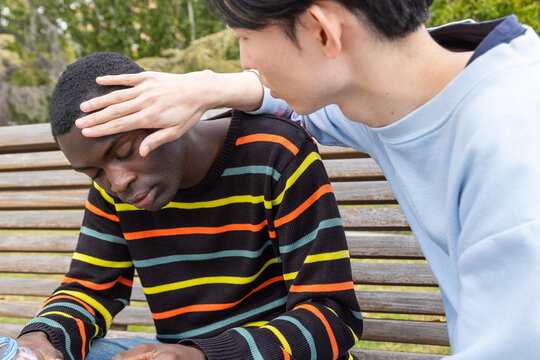 Helping a friend during a hypoglycemic episode on a park bench
