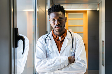 Doctor ready to discuss hypoglycemia treatment options