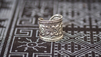 Luxury handmade hill tribe silver jewelry for lady