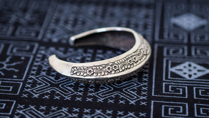 Luxury handmade hill tribe silver jewelry for lady