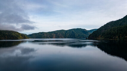Fototapeta premium lake and mountains